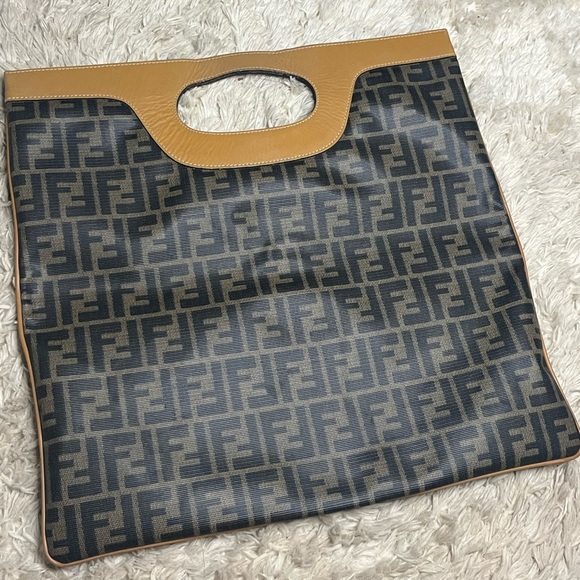 Vintage Fendi Clutch - Picture 3 of 12